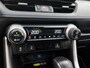 Toyota RAV4 2.5 Hybrid AWD Style Bi-Tone | Dealer onderhouden | Stoel+Stuurverwarming | Elektrische achterklep | Draadloze telefoonlader | 1650KG trekgewicht mogelijk | Apple CarPlay/Android auto | Parkeersensoren voor+achter |