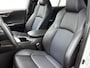 Toyota RAV4 2.5 Hybrid AWD Style Bi-Tone | Dealer onderhouden | Stoel+Stuurverwarming | Elektrische achterklep | Draadloze telefoonlader | 1650KG trekgewicht mogelijk | Apple CarPlay/Android auto | Parkeersensoren voor+achter |