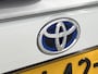 Toyota RAV4 2.5 Hybrid AWD Style Bi-Tone | Dealer onderhouden | Stoel+Stuurverwarming | Elektrische achterklep | Draadloze telefoonlader | 1650KG trekgewicht mogelijk | Apple CarPlay/Android auto | Parkeersensoren voor+achter |