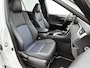 Toyota RAV4 2.5 Hybrid AWD Style Bi-Tone | Dealer onderhouden | Stoel+Stuurverwarming | Elektrische achterklep | Draadloze telefoonlader | 1650KG trekgewicht mogelijk | Apple CarPlay/Android auto | Parkeersensoren voor+achter |