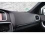 Volvo V40 2.0 D3 Business Sport | R-Design |  Trekhaak | Navigatie | High Performance Audio | Achteruitrijcamera | Parkeersensoren | Panoramadak | LED Koplampen | Keyless Entry | Lederen Bekleding | Stoelverwarming