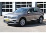 Volkswagen Tiguan 1.4 TSI ACT Highline 150pk | Pano Schuif -/ Kanteldak | Trekhaak | Camera