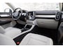 Volvo XC40 1.5 T3 Momentum Pro | Achteruitrijcamera | Parkeersensoren | Keyless Entry | Elektrische Achterklep | Navigatie | Cruise Control Adaptief | BLIS