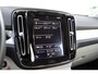 Volvo XC40 1.5 T3 Momentum Pro | Achteruitrijcamera | Parkeersensoren | Keyless Entry | Elektrische Achterklep | Navigatie | Cruise Control Adaptief | BLIS