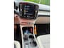 Volvo XC40 1.5 T3 Momentum Pro | Achteruitrijcamera | Parkeersensoren | Keyless Entry | Elektrische Achterklep | Navigatie | Cruise Control Adaptief | BLIS