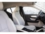 Volvo XC40 1.5 T3 Momentum Pro | Achteruitrijcamera | Parkeersensoren | Keyless Entry | Elektrische Achterklep | Navigatie | Cruise Control Adaptief | BLIS