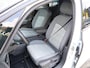 Volkswagen ID.3 Pure Panoramadak | Achteruitrijcamera | Keyless Go & Entry | IQ Light Matrix LED | Stoel&Stuurverwarming | 19"Inch |