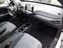 Volkswagen ID.3 Pure Panoramadak | Achteruitrijcamera | Keyless Go & Entry | IQ Light Matrix LED | Stoel&Stuurverwarming | 19"Inch |