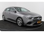 Mercedes-Benz B-klasse 180 Business Solution AMG (TREKHAAK WEGKLAPBAAR, CAMERA, STOELVERWARMING, LED)