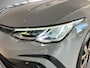 Volkswagen Golf 1.5eTSI/130PK R-Line DSG · Apple/Android Car Play · Camera + Parkeersensoren · Stoel- & stuurverwarming