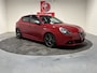 Alfa Romeo Giulietta 1.4 T Sprint, Rosso Alfa, Kuipstoelen, 18 inch, Clima, Cruise, Parkeersensoren, Navi, Blue tooth, Org. NL auto, prijs incl. nieuwe apk, beurt en 3 mnd garantie