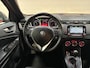 Alfa Romeo Giulietta 1.4 T Sprint, Rosso Alfa, Kuipstoelen, 18 inch, Clima, Cruise, Parkeersensoren, Navi, Blue tooth, Org. NL auto, prijs incl. nieuwe apk, beurt en 3 mnd garantie