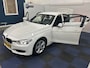 BMW 3-Serie 320i Edition Executive / NETTE AUTO / NAVI-MULTIEMEDIA / RIJDT SCHAKELT GOED