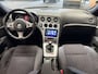 Alfa Romeo 159 SPORTSWAGON 1.7 T DISTINCTIVE CRUISE CONTROL CLIMATE CONTROL APPLE CARPLAY/ANDROID ACHTERUITRIJCAMERA 18"LICHTMETALEN VELGEN PDC ZEER MOOI !!