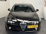 Alfa Romeo 159 SPORTSWAGON 1.7 T DISTINCTIVE CRUISE CONTROL CLIMATE CONTROL APPLE CARPLAY/ANDROID ACHTERUITRIJCAMERA 18"LICHTMETALEN VELGEN PDC ZEER MOOI !!