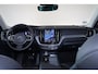 Volvo XC60 T8 Recharge AWD Plus Dark - Panorama/schuifdak - IntelliSafe Assist & Surround - 360º Camera - Harman/Kardon audio - Adaptieve LED koplampen - Verwarmde voorstoelen, stuur & achterbank - Parkeersensoren voor & achter - Elektr. bedienb. voorstoelen met geheugen - Draadloze tel. lader - Extra getint glas - 20' LMV