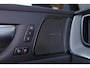 Volvo XC60 T8 Recharge AWD Plus Dark - Panorama/schuifdak - IntelliSafe Assist & Surround - 360º Camera - Harman/Kardon audio - Adaptieve LED koplampen - Verwarmde voorstoelen, stuur & achterbank - Parkeersensoren voor & achter - Elektr. bedienb. voorstoelen met geheugen - Draadloze tel. lader - Extra getint glas - 20' LMV