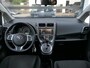 Toyota Verso-S 1.3 VVT-i Aspiration | 1e eigenaar | NAP | Trekhaak | Automaat | Achteruitrijcamera | Climate Control | Volledig onderhouden | Hoge instap