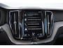 Volvo XC60 T8 390PK Automaat Recharge AWD Inscription / Head up display / Leer dashboard / Trekhaak / BLIS / Adaptieve cruise control / Panoramadak / Apple carplay / Parkeersensoren met camera / Elektrische achterklep / Elektrische stoelen met geheugen / Stoel en stuurwielverwarming