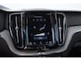 Volvo XC60 T8 390PK Automaat Recharge AWD Inscription / Head up display / Leer dashboard / Trekhaak / BLIS / Adaptieve cruise control / Panoramadak / Apple carplay / Parkeersensoren met camera / Elektrische achterklep / Elektrische stoelen met geheugen / Stoel en stuurwielverwarming