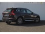 Volvo XC60 T8 390PK Automaat Recharge AWD Inscription / Head up display / Leer dashboard / Trekhaak / BLIS / Adaptieve cruise control / Panoramadak / Apple carplay / Parkeersensoren met camera / Elektrische achterklep / Elektrische stoelen met geheugen / Stoel en stuurwielverwarming