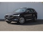 Volvo XC60 T8 390PK Automaat Recharge AWD Inscription / Head up display / Leer dashboard / Trekhaak / BLIS / Adaptieve cruise control / Panoramadak / Apple carplay / Parkeersensoren met camera / Elektrische achterklep / Elektrische stoelen met geheugen / Stoel en stuurwielverwarming
