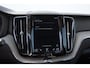 Volvo XC60 T8 390PK Automaat Recharge AWD Inscription / Head up display / Leer dashboard / Trekhaak / BLIS / Adaptieve cruise control / Panoramadak / Apple carplay / Parkeersensoren met camera / Elektrische achterklep / Elektrische stoelen met geheugen / Stoel en stuurwielverwarming