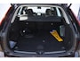 Volvo XC60 T6 350PK Automaat AWD Plus Dark / Trekhaak / BLIS / Adaptieve cruise control / Panoramadak / Apple carplay / Parkeersensoren met camera / Elektrische achterklep / Elektrische stoelen met geheugen / Stoel en stuurwielverwarming