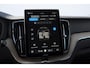 Volvo XC60 T6 350PK Automaat AWD Plus Dark / Trekhaak / BLIS / Adaptieve cruise control / Panoramadak / Apple carplay / Parkeersensoren met camera / Elektrische achterklep / Elektrische stoelen met geheugen / Stoel en stuurwielverwarming