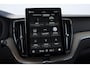 Volvo XC60 T6 350PK Automaat AWD Plus Dark / Trekhaak / BLIS / Adaptieve cruise control / Panoramadak / Apple carplay / Parkeersensoren met camera / Elektrische achterklep / Elektrische stoelen met geheugen / Stoel en stuurwielverwarming