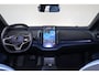 Volvo EX30 Extended Range Plus 69 kWh - Adaptive Cruise Control - Parkeercamera achter - Verwarmde voorstoelen & stuur - Parkeersensoren voor & achter - Navigatie - Extra getint glas - 19' LMV