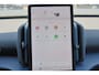 Volvo EX30 Extended Range Plus 69 kWh - Adaptive Cruise Control - Parkeercamera achter - Verwarmde voorstoelen & stuur - Parkeersensoren voor & achter - Navigatie - Extra getint glas - 19' LMV