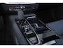 Volvo V60 T8 Recharge AWD Plus Dark - IntelliSafe Assist & Surround - 360º Camera - Harman/Kardon audio - Adaptieve LED koplampen - Verwarmde voorstoelen, stuur & achterbank - Parkeersensoren voor & achter - Elektr. bedienb. voorstoelen met geheugen - Extra getint glas - 19' LMV