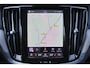 Volvo V60 T8 Recharge AWD Plus Dark - IntelliSafe Assist & Surround - 360º Camera - Harman/Kardon audio - Adaptieve LED koplampen - Verwarmde voorstoelen, stuur & achterbank - Parkeersensoren voor & achter - Elektr. bedienb. voorstoelen met geheugen - Extra getint glas - 19' LMV