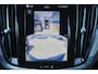 Volvo V60 T8 Recharge AWD Plus Dark - IntelliSafe Assist & Surround - 360º Camera - Harman/Kardon audio - Adaptieve LED koplampen - Verwarmde voorstoelen, stuur & achterbank - Parkeersensoren voor & achter - Elektr. bedienb. voorstoelen met geheugen - Extra getint glas - 19' LMV