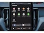 Volvo XC60 T6 Recharge AWD Plus Black Edition - IntelliSafe Assist & Surround - 360º Camera - Harman/Kardon audio - Adaptieve LED koplampen - Verwarmde voorstoelen, stuur & achterbank - Parkeersensoren voor & achter - Elektr. bedienb. voorstoelen met geheugen - Draadloze tel. lader - Extra getint glas - 21' LMV