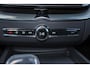 Volvo XC60 T6 Recharge AWD Plus Black Edition - IntelliSafe Assist & Surround - 360º Camera - Harman/Kardon audio - Adaptieve LED koplampen - Verwarmde voorstoelen, stuur & achterbank - Parkeersensoren voor & achter - Elektr. bedienb. voorstoelen met geheugen - Draadloze tel. lader - Extra getint glas - 21' LMV