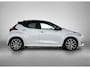 Toyota Yaris 1.5 Hybrid Executive Limited | Stoelverwarming | Parkeersensoren voor+achter | Apple CarPlay/Android auto | Cruise control Adaptive | Climate control | Achteruitrijcamera |