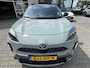Toyota Yaris Cross 1.5 Hybrid 130 LAUNCH EDITION NL-AUTO 1E-EIG PANODAK 360° CAMERA STOEL/STUURVERW HEAD-UP 4S-BANDEN EL-ACHTERKLEP NAVI PARK-SENSOREN APPLE/ANDROID
