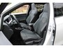 Volkswagen Golf 1.5 eTSI 150pk R-Line DSG Automaat Black Style / Panoramadak / Zwenkbare Trekhaak / Camera / App-Connect / Stuur & Stoelverwarming / 18" LMV