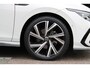 Volkswagen Golf 1.5 eTSI 150pk R-Line DSG Automaat Black Style / Panoramadak / Zwenkbare Trekhaak / Camera / App-Connect / Stuur & Stoelverwarming / 18" LMV