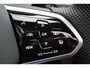 Volkswagen Golf 1.5 eTSI 150pk R-Line DSG Automaat Black Style / Panoramadak / Zwenkbare Trekhaak / Camera / App-Connect / Stuur & Stoelverwarming / 18" LMV