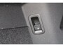 Volkswagen Golf 1.5 eTSI 150pk R-Line DSG Automaat Black Style / Panoramadak / Zwenkbare Trekhaak / Camera / App-Connect / Stuur & Stoelverwarming / 18" LMV