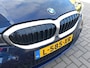 BMW 3-Serie Touring 318i 2.0 156pk Automaat Business Edition + M-pakket | SUMMER DEALS | Climate control | Navigatie | 18" LM velgen | Sport stoelen | NL-auto
