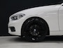 BMW 1-Serie 118i High Executive [SCHUIFKANTELDAK, STOELVERWARMING, BLUETOOTH, CRUISE, PDC V+A, LED, VOL LEDER, NAVIGATIE, NIEUWSTAAT]
