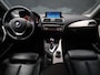 BMW 1-Serie 118i High Executive [SCHUIFKANTELDAK, STOELVERWARMING, BLUETOOTH, CRUISE, PDC V+A, LED, VOL LEDER, NAVIGATIE, NIEUWSTAAT]