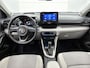 Toyota Yaris 1.5 Hybrid Executive | Lichte kleur interieur | Head-Up Display | Dodehoek detectie | Parkeersensoren Voor+Achter | Stoel+stuurverwarming | Navigatie | Apple CarPlay/Android auto | Cruise Control Adaptive |