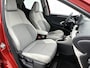 Toyota Yaris 1.5 Hybrid Executive | Lichte kleur interieur | Head-Up Display | Dodehoek detectie | Parkeersensoren Voor+Achter | Stoel+stuurverwarming | Navigatie | Apple CarPlay/Android auto | Cruise Control Adaptive |