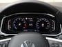 Volkswagen T-Roc 1.5 TSI R-Line Business | 150 pk | 1e eigenaar | Navigatie | LED Matrix | Trekhaak | 19" Misano | Panaramadak |