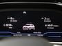 Volkswagen T-Roc 1.5 TSI R-Line Business | 150 pk | 1e eigenaar | Navigatie | LED Matrix | Trekhaak | 19" Misano | Panaramadak |